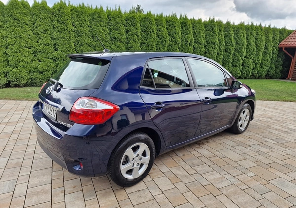 Toyota Auris cena 41900 przebieg: 139000, rok produkcji 2011 z Poddębice małe 154